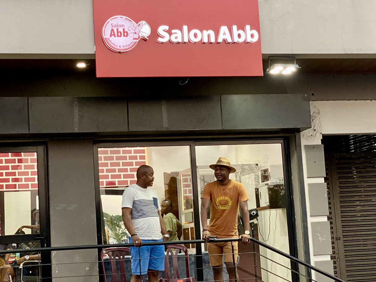 GChibind's tweet photo. #RDC : Pour se faire beau, une seule adresse salon de coiffure #ABB @SalonAbb sur l’av Chrétienne n°5, Q/Nganda, C/Kintambo à quelques mètres de la rivière Makelele. @Alexbaelobil https://t.co/jzXQn1D41s