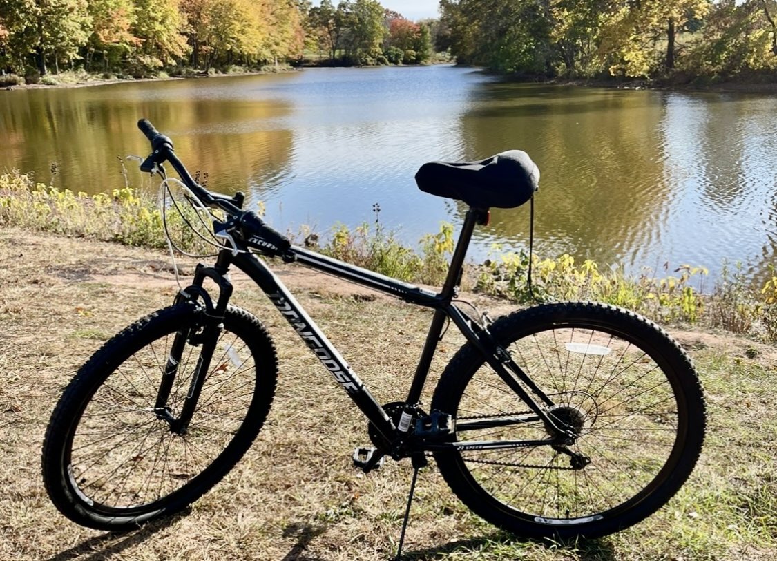sonnylee2's tweet photo. Bicycle riding in Colonial Park in Somerset, NJ🚲🚲😎
#bicycle #belind #bicyleriding https://t.co/nQhycUY6Rh