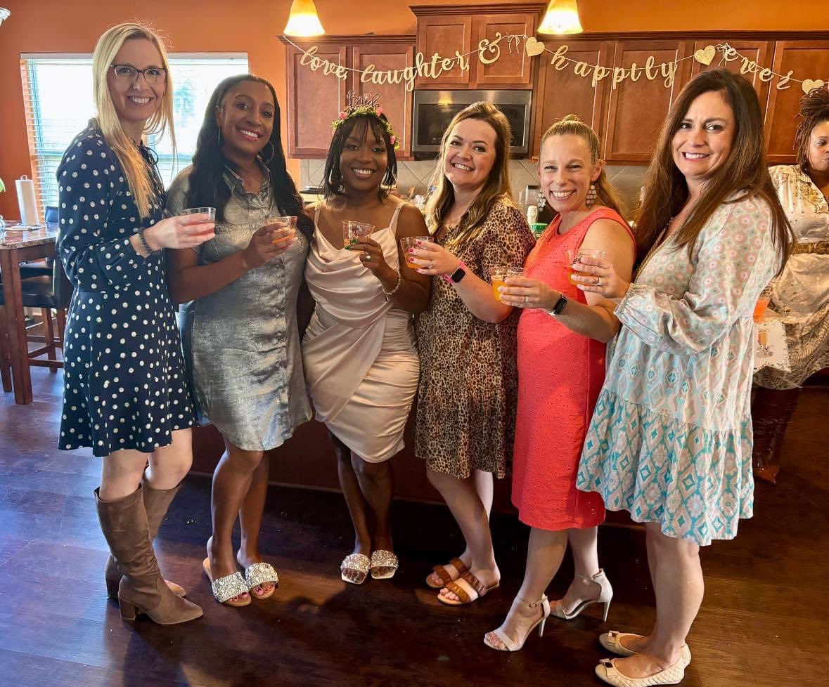 mrs_swinton's tweet image. My Bridal Shower Dump👰🏾‍♀️ #MstoMrs