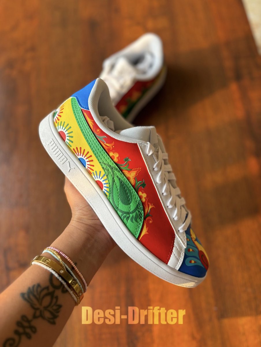 kryoutloud_'s tweet photo. Desi-Drifter ✨
Inspired by the colorful artistry and bold designs of traditional Indian trucks, these kicks showcase intricate patterns, bright hues, and playful motifs that capture the essence of our vibrant culture.

Handpainted • Water Resistant Art • Made to Order https://t.co/qGQKD1AZ90
