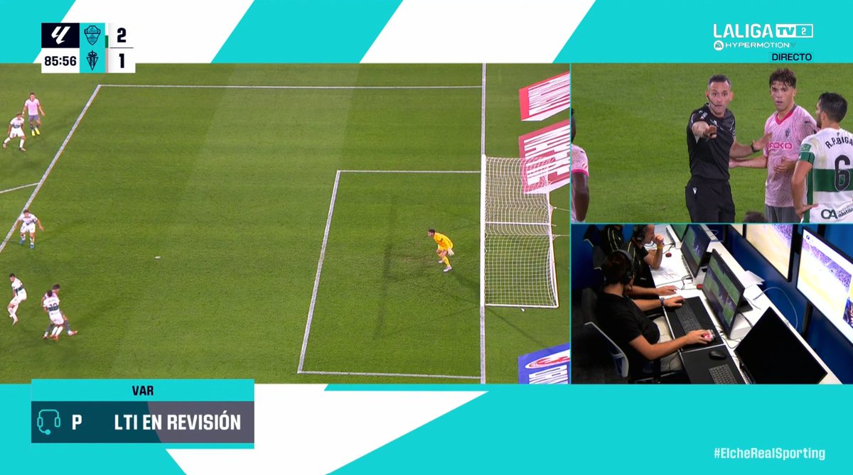 ArchivoVAR's tweet photo. 🖥️💥 El VAR decidió lavarse las manos en el Elche - Sporting de Gijón.

👉🏻 José Salinas se desentiende del balón, agarra y derriba a Nacho Méndez dentro del área.

❌ ES PENALTI.

▪️ Además, al no haber disputa de balón, la acción debió ser castigada con roja directa. https://t.co/BLh0zSCYnS