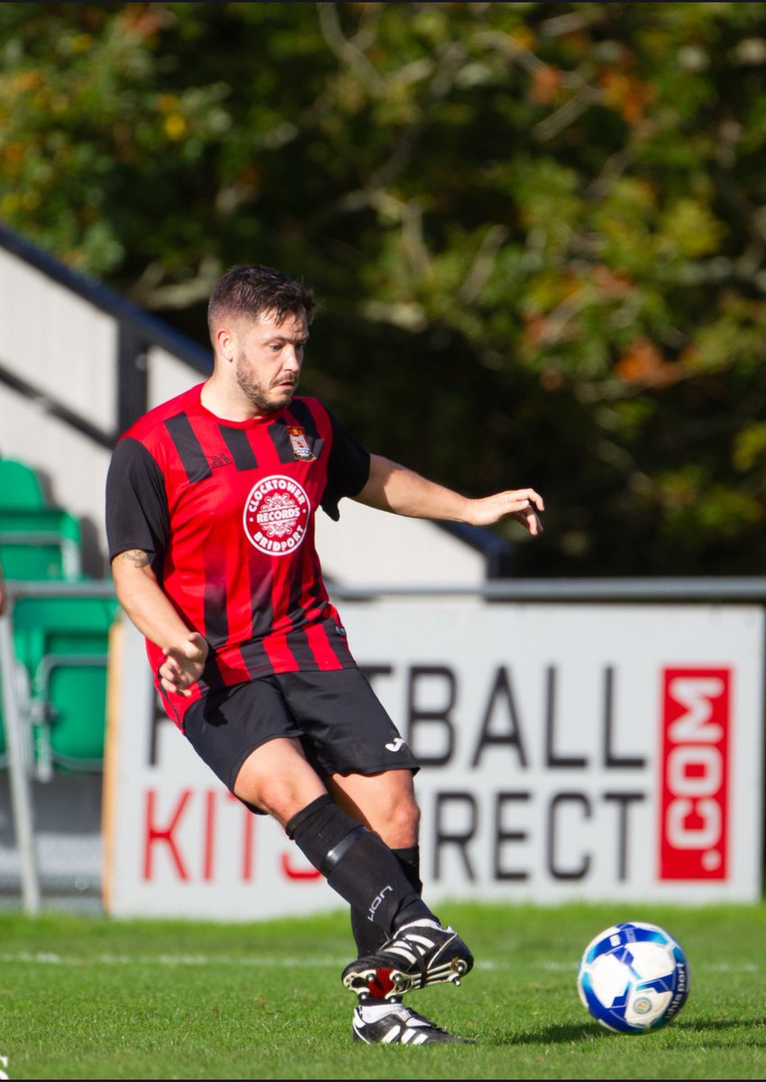 Football is like life. It requires perseverance, self-denial, hard work, sacrifice, dedication, and respect for authority and most importantly bouncing back 🐝