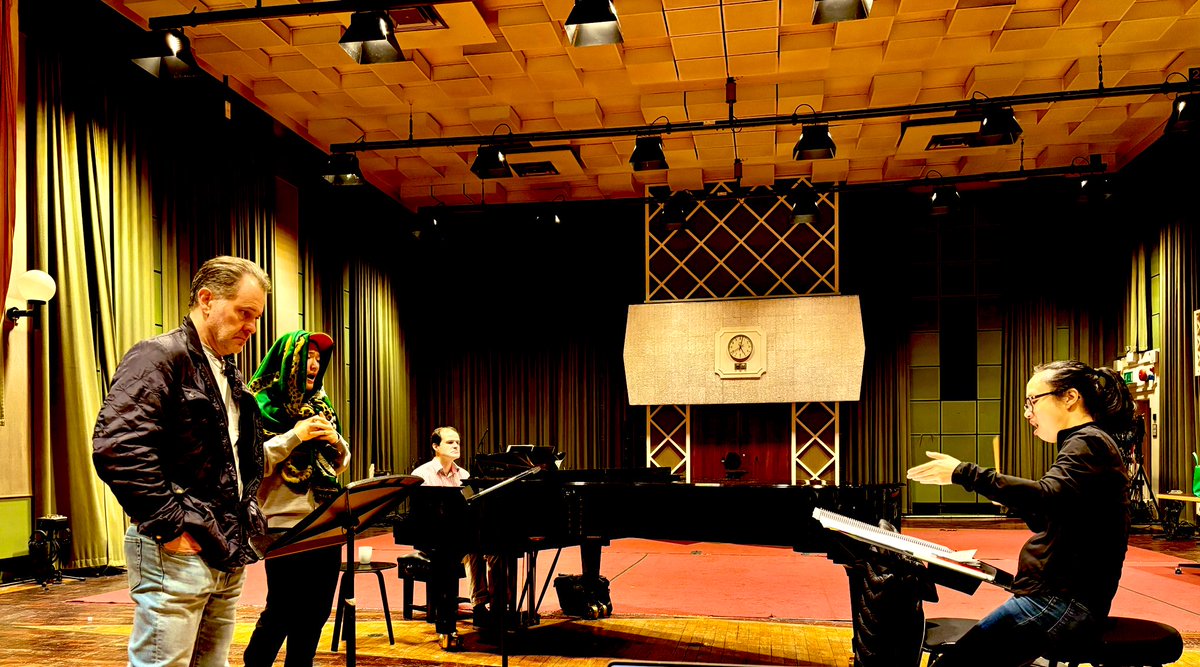 Huang Ruo tweet media