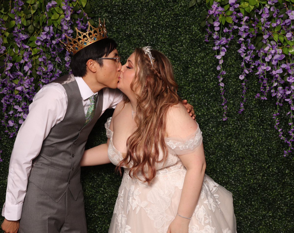 CalicoEvents's tweet image. It was so fun seeing this wedding come together last night! This was one of our first official bookings at the beginning of this year and it was so exciting to finally be a part of Vince and Sarah’s special day. 

#photobooth #wedding #weddingphotobooth #weddingdiy #photography