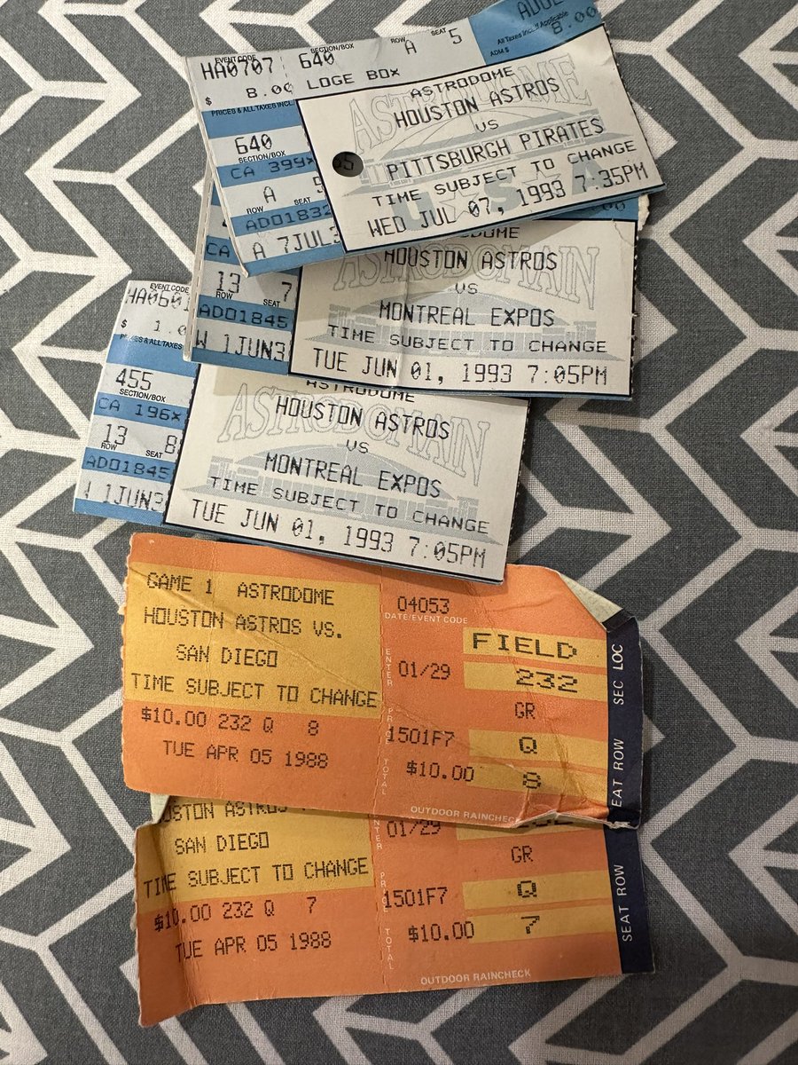 _notsoquiet's tweet photo. Going through things in my mom’s house and found these in an old Sears binoculars case @astros https://t.co/slW4cFOn8P