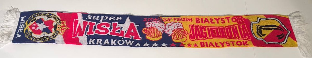 Filipus321's tweet image. ciekawy szalik w szafie znalazłem🤩