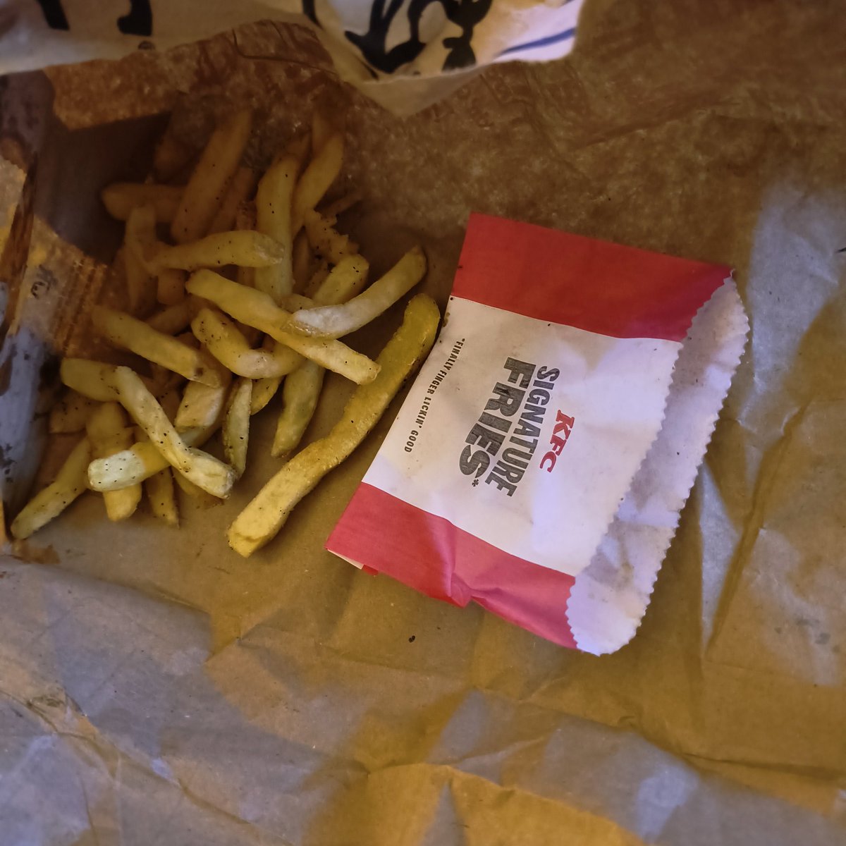 wolfmanbass's tweet photo. . @KFC_UKI is this what you call a large fries? And is 40cl a large drink? https://t.co/S3vu5cywQG