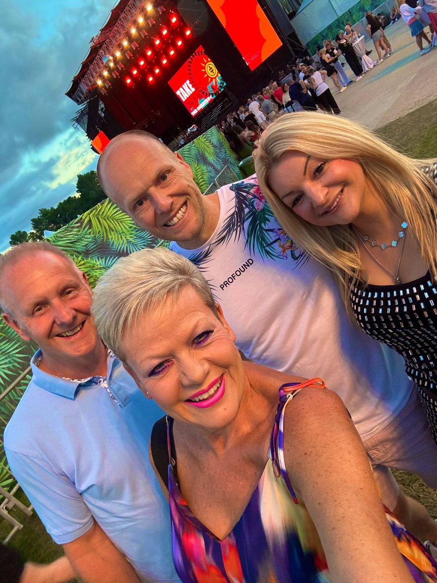 suesmith1465's tweet photo. @GaryBarlow @takethat #greatestweekend #malta
@FASTAMYOFFICIAL
❤️❤️❤️
Bringing the hobbies tonight …what have we done ! https://t.co/9RSsj4QoIN