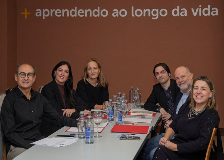 O xurado da categoría Artes Plásticas dos Premios da Crítica 2024
Ramón Rozas, Nuria Blanco, Teresa Táboas, Kiko da Silva,  Xosé Manuel Buxán, Alba Díaz Fernández e (online) Miguel Fernández Cid.