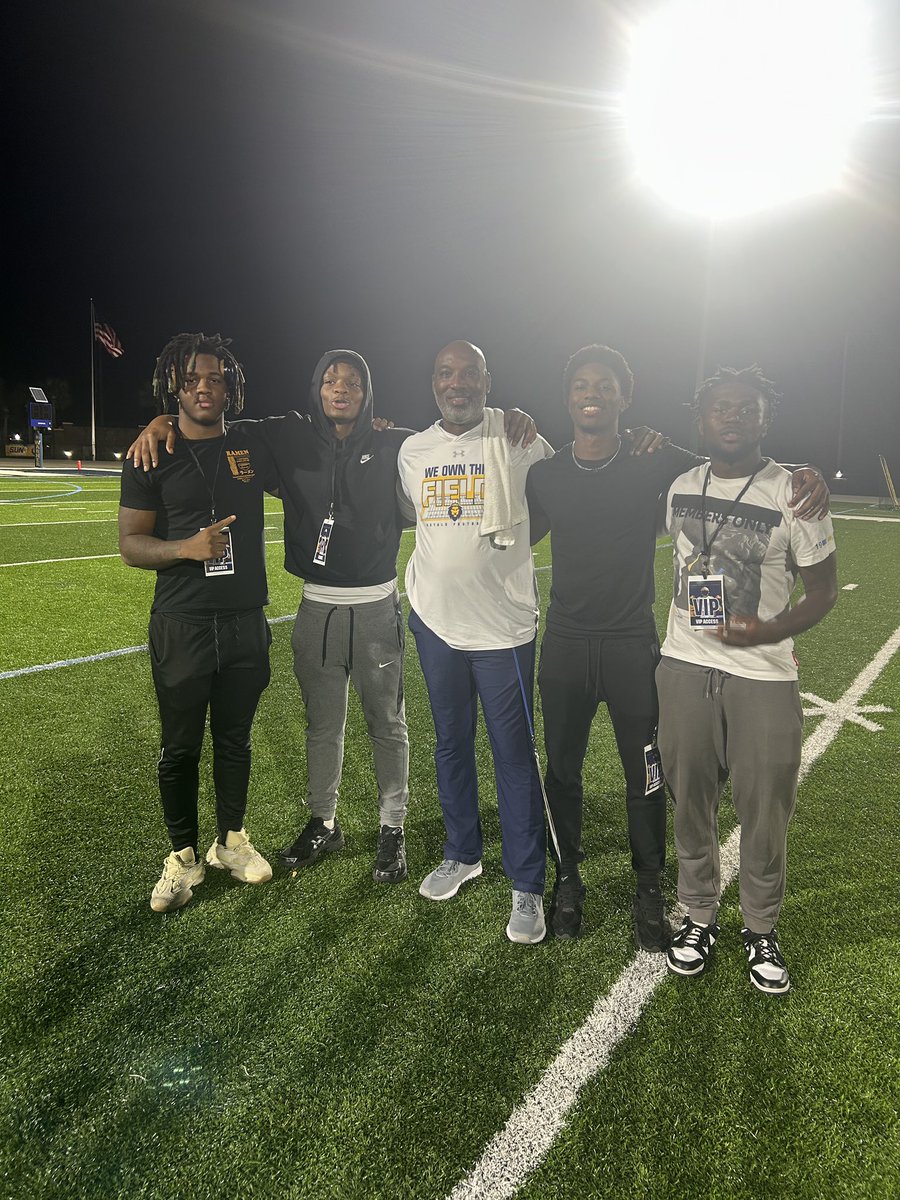 Donteirriane Anderson (@donteirrianea) on Twitter photo Thankyou <a href="/dburks88/">Dialleo Burks Sr.</a> for hosting us on a gameday visit at Warner University🤝🏾Appreciate the opportunity <a href="/GeorgiaWarhawks/">Georgia Warhawks</a> <a href="/IamHavenH/">Haven Horlback</a> <a href="/Meekdagoat_19/">Demetrius Grant Jr</a> <a href="/tyjalek_isaac/">Tyjalek Isaac</a> <a href="/Amareemac60/">Amaree McArthur</a> @1BIGJONES <a href="/CoachPollard36/">Coach Pollard</a> Thankyou <a href="/dburks88/">Dialleo Burks Sr.</a> for hosting us on a gameday visit at Warner University🤝🏾Appreciate the opportunity <a href="/GeorgiaWarhawks/">Georgia Warhawks</a> <a href="/IamHavenH/">Haven Horlback</a> <a href="/Meekdagoat_19/">Demetrius Grant Jr</a> <a href="/tyjalek_isaac/">Tyjalek Isaac</a> <a href="/Amareemac60/">Amaree McArthur</a> @1BIGJONES <a href="/CoachPollard36/">Coach Pollard</a>