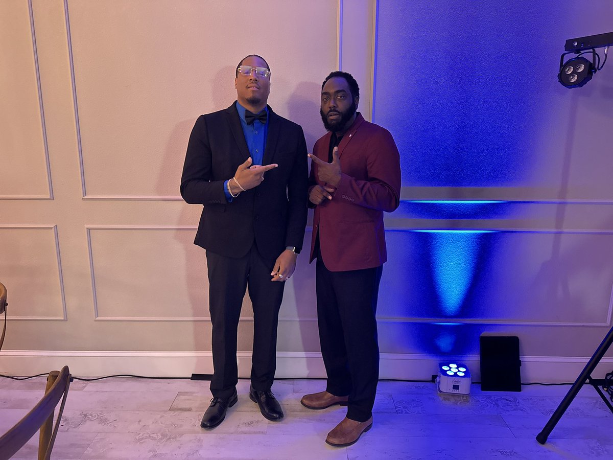 ThinkJustinJ's tweet image. I’ll add wedding singer to the resume now 😂🔥🙌🏽🎤 #dopenight #thinkjustinjames #weddingvibes