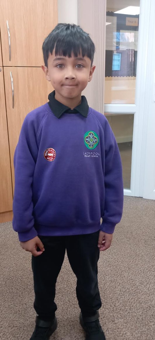 Ladypool_Prim's tweet image. Mrs. Saghir was deeply moved by Omeed’s heartfelt poem, inspired by Benjamin Zephaniah. 🌟 His words celebrated unity, diversity and hope, echoing the power of poetry to bring people together. People definitely need people ❤️ 🎤📖✨ #RespectGrowExcel