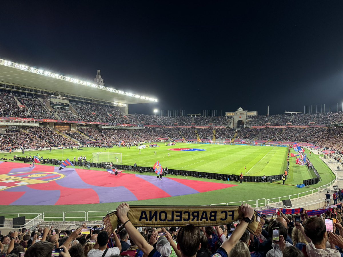 Mertens991's tweet photo. Po raz 3 w tym sezonie 🏟️🫡
#Barcelona #FCBSEV https://t.co/v6h9Xn9HNE