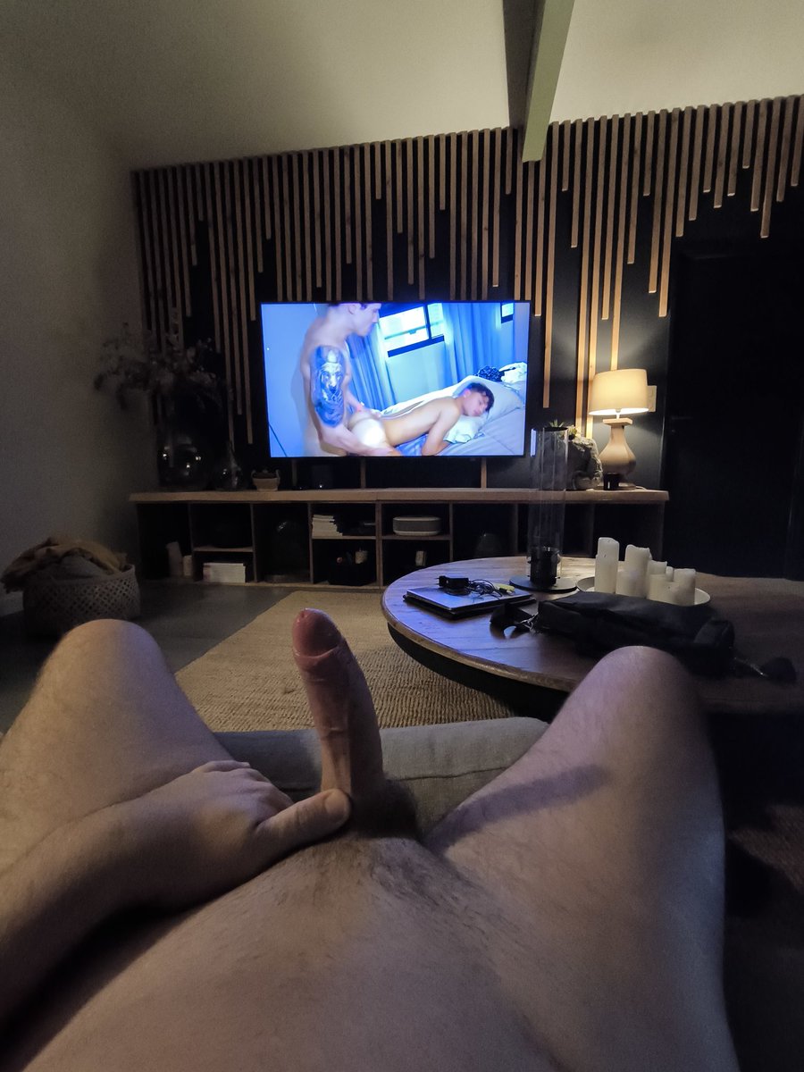 Mon mec dort, je suis trop excité, tu me rejoins ?
