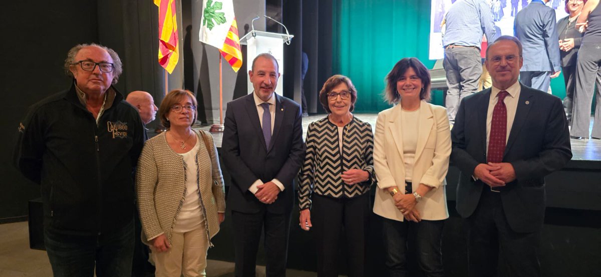 montsesurroca's tweet photo. Avui la gent d’@UnitsCat amb el nostre secretari general, el Conseller @Ramon_Espadaler hem acompanyat a la companya i amiga Concepció Ferrer, distingida per @ajfigueres com a filla de la ciutat. https://t.co/uKMeaFPKV5
