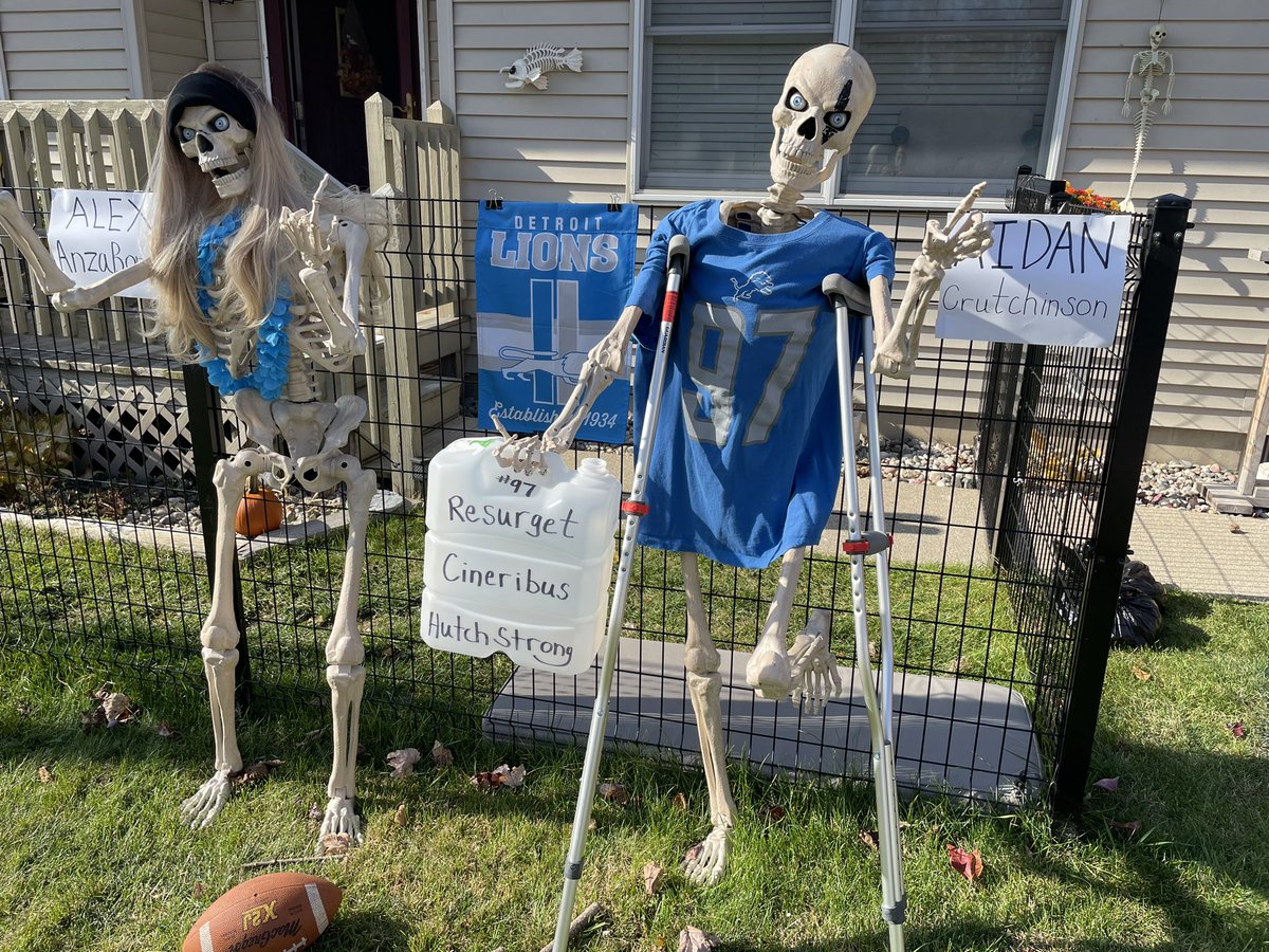 GoTeamWesley's tweet image. Let’s Go @Lions 🦁 Much love from Alex AnzaBone 🦴 and Aidan 🩼 Crutchinson #forwarddownrhefield #thisisntflagfootball #ResurgetCineribus