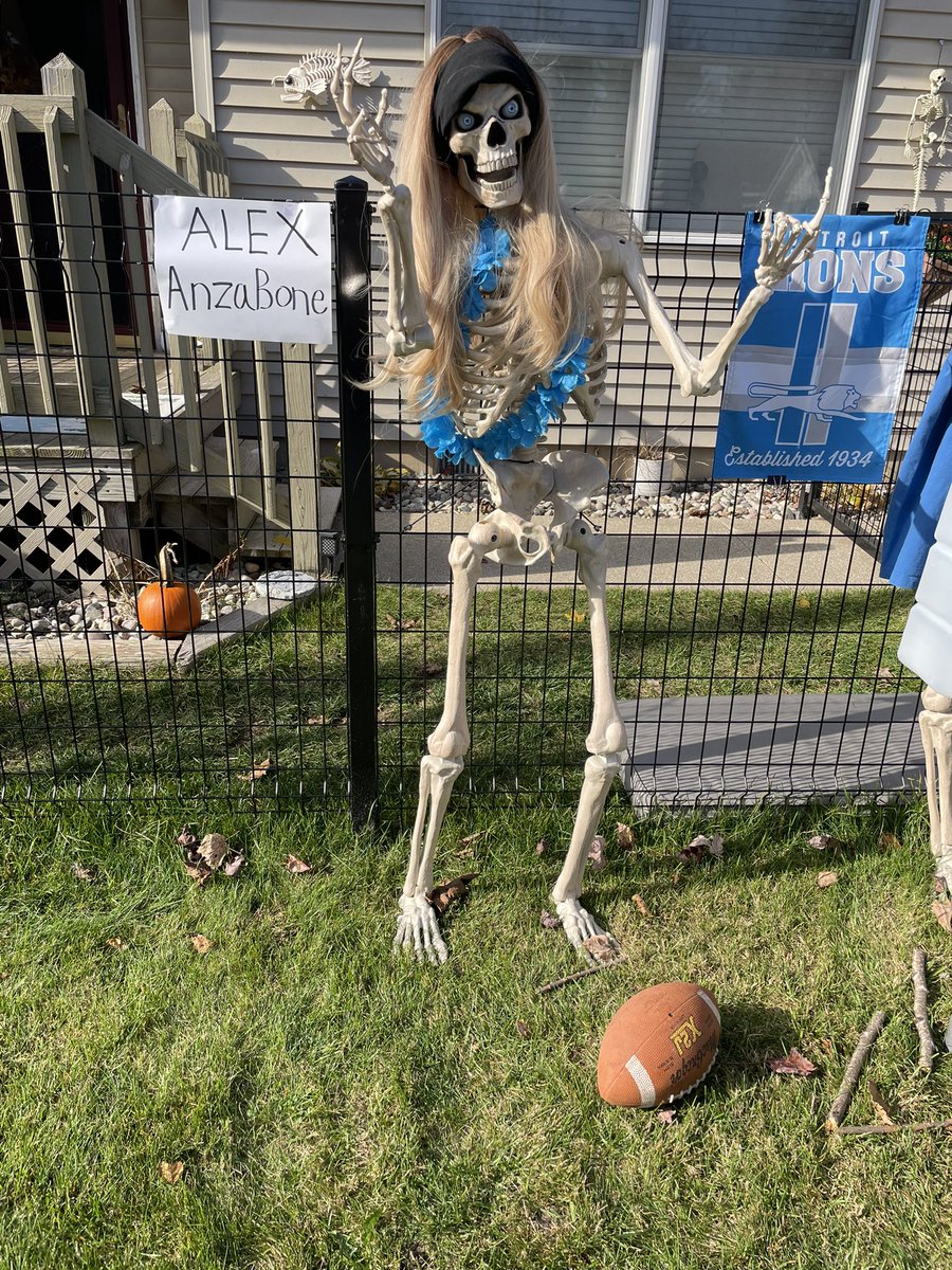 GoTeamWesley's tweet image. Let’s Go @Lions 🦁 Much love from Alex AnzaBone 🦴 and Aidan 🩼 Crutchinson #forwarddownrhefield #thisisntflagfootball #ResurgetCineribus