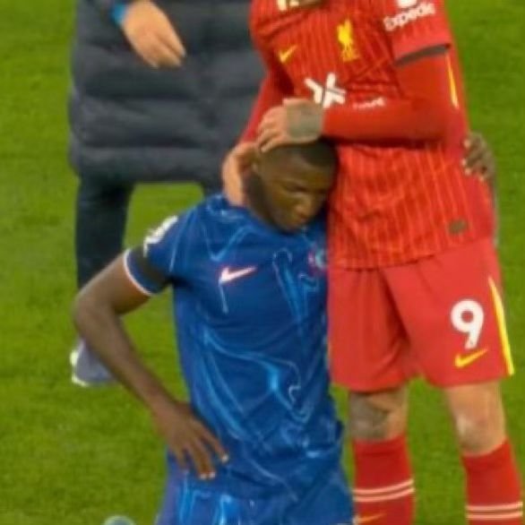 AnythingLFC_'s tweet image. Caicedo realising he made a mistake rejecting Liverpool 😏