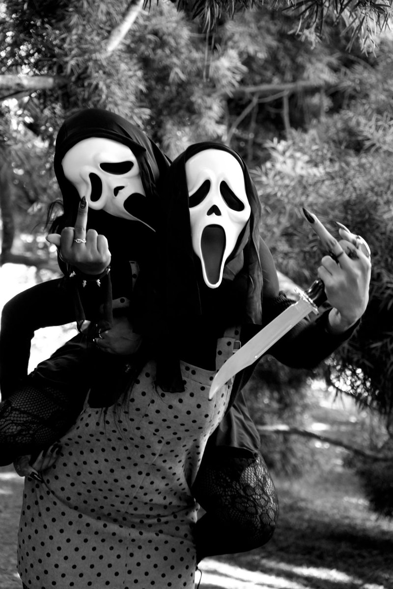 MzViciouZz's tweet image. What your favorite scary movie? 😏 @Kiissmyassshley had so much fun doing this shoot 🔪