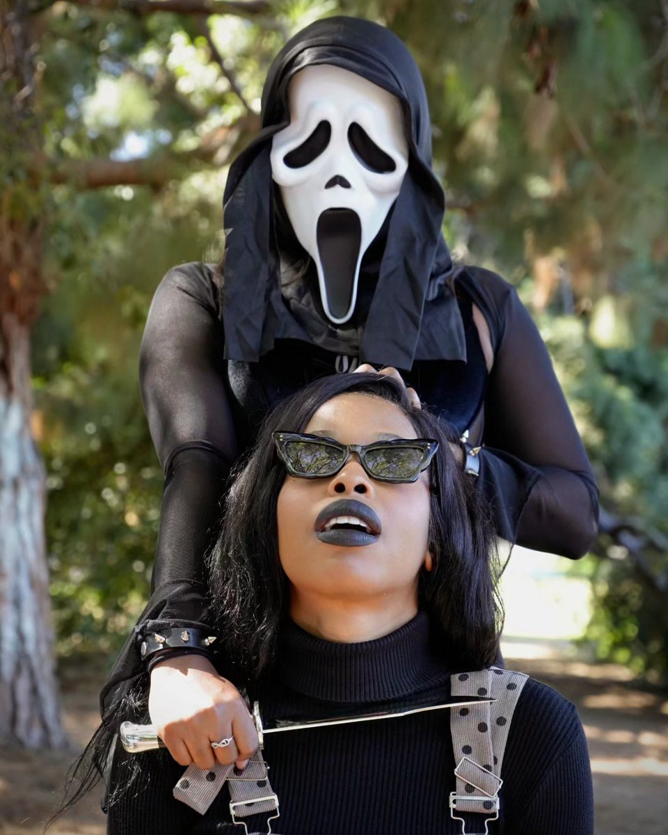 MzViciouZz's tweet image. What your favorite scary movie? 😏 @Kiissmyassshley had so much fun doing this shoot 🔪
