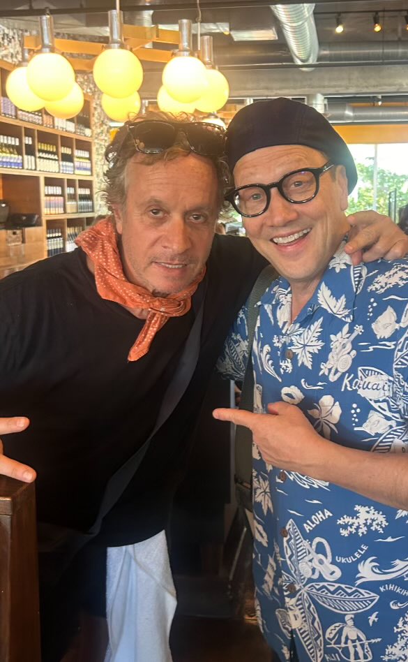 RobSchneider's tweet photo. Me and my pal,Pauly Shore!
Amazing stories and an amazing life! https://t.co/8k3a00bKm9