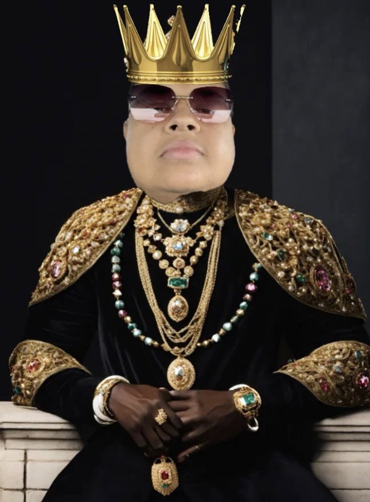 TrustMyEyesO's tweet photo. Invites going out first thing in the morning #PackThaDat for homecoming. You already know who homecoming king is ๐ฆ
https://t.co/Q7lRoQawAk
