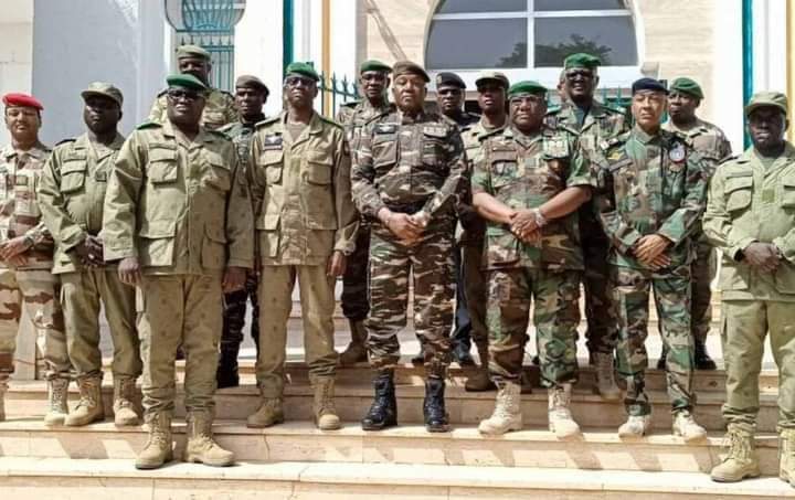🔴Les choses s'accélèrent au plan économique au Niger🇳🇪.

#Niamey décide de créer 2 sociétés de patrimoine national pour la gestion de son uranium, de son pétrole et de son or. Une mesure qui vise à donner la souveraineté du peuple nigérien sur ses ressources.

La lutte continue.