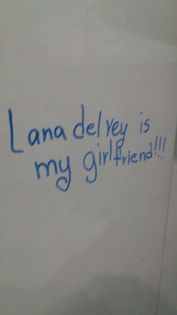 Lana Fan (@aliciaalavigne) on Twitter photo 