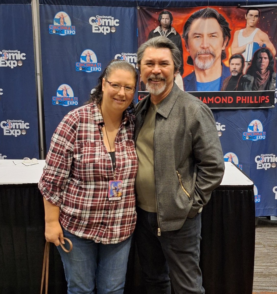 I had an amazing time at <a href="/CinciComicExpo/">CincinnatiComicExpo</a>, especially meeting <a href="/LouDPhillips/">Lou Diamond Phillips</a>. He was such a sweetheart. I hope you come back to Ohio for another con soon. 

<a href="/DylanBruno12/">Dylan Bruno</a>, we chatted about #Numb3rs &amp; bugging you about a rewatch podcast. 🤣