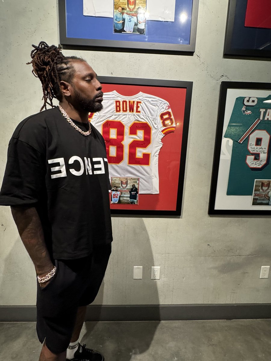 Dwayne Bowe tweet media