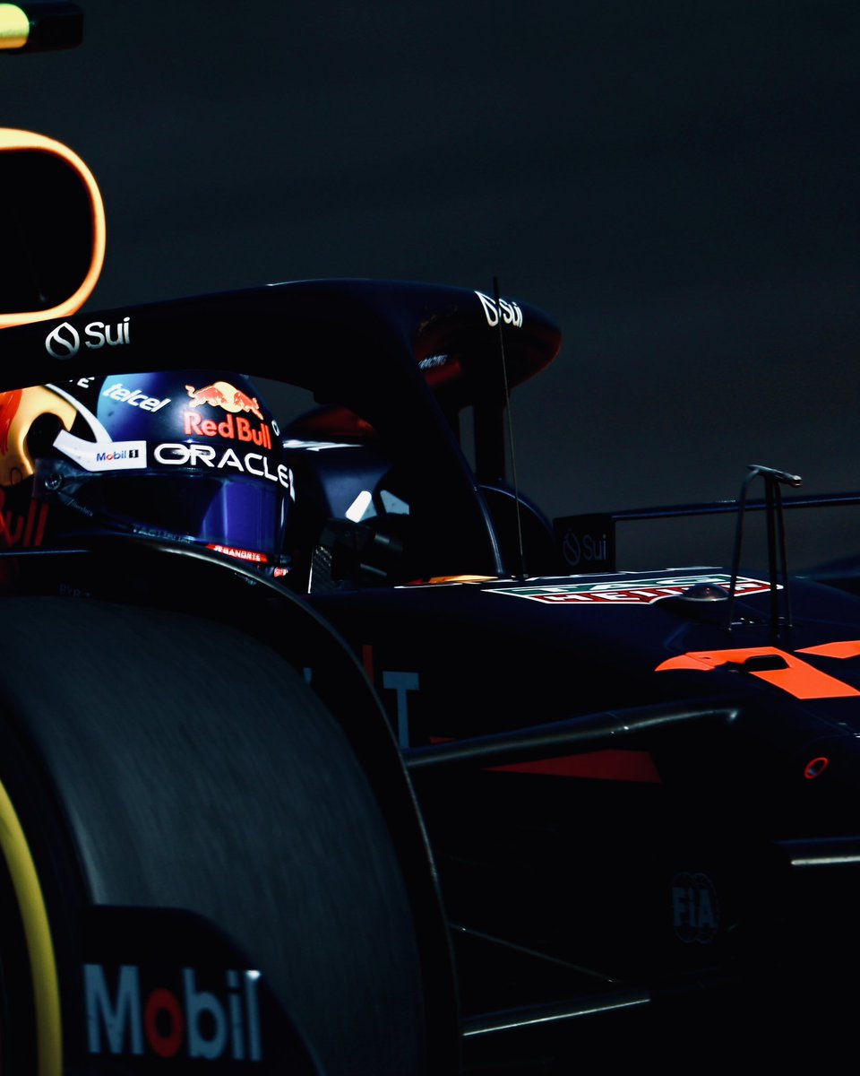 SChecoPerez's tweet image. Not the weekend we expected. Now let’s move into Mexico and put everything together, thanks to all the fans that once again made me feel like at home. 
Nos vemos en unos días 💪👍 🇲🇽

No fue el fin de semana que esperábamos. Ahora vamos a México y a juntar todas las piezas,…