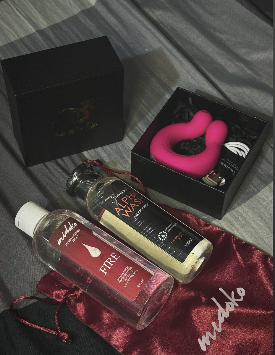 Raeecham's tweet photo. Empower your pleasure and explore your desires unapologetically. โจ Discover the perfect combination of intimacy and comfort with high-quality toys and lubricants that elevate every moment.
https://t.co/1DrhdsOPrJ
https://t.co/LTR9AdAeC9
#midoko #midokotoys #selflove #selfcare https://t.co/2X6VcnivFC