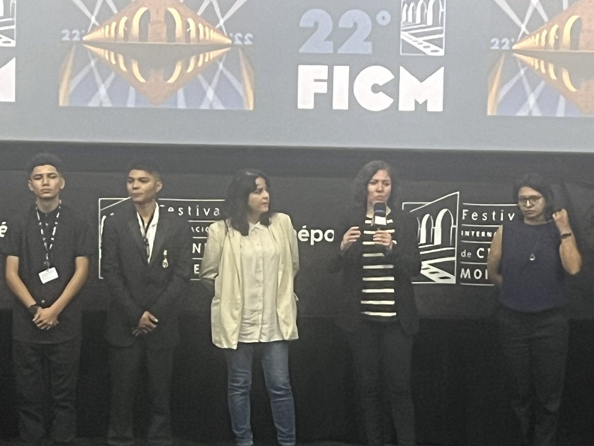 EnFilme's tweet photo. Se presentó SUJO, de Fernanda Valadez y Astrid Rondero (Sin señas particulares). Otro triunfo fílmico rotundo de estos talentos. De nuevo tocando el tema espinoso de la violencia y el estado de descomposición en que está México, pero esta vez permiten que se cuele la esperanza. https://t.co/mGyRcJavcA