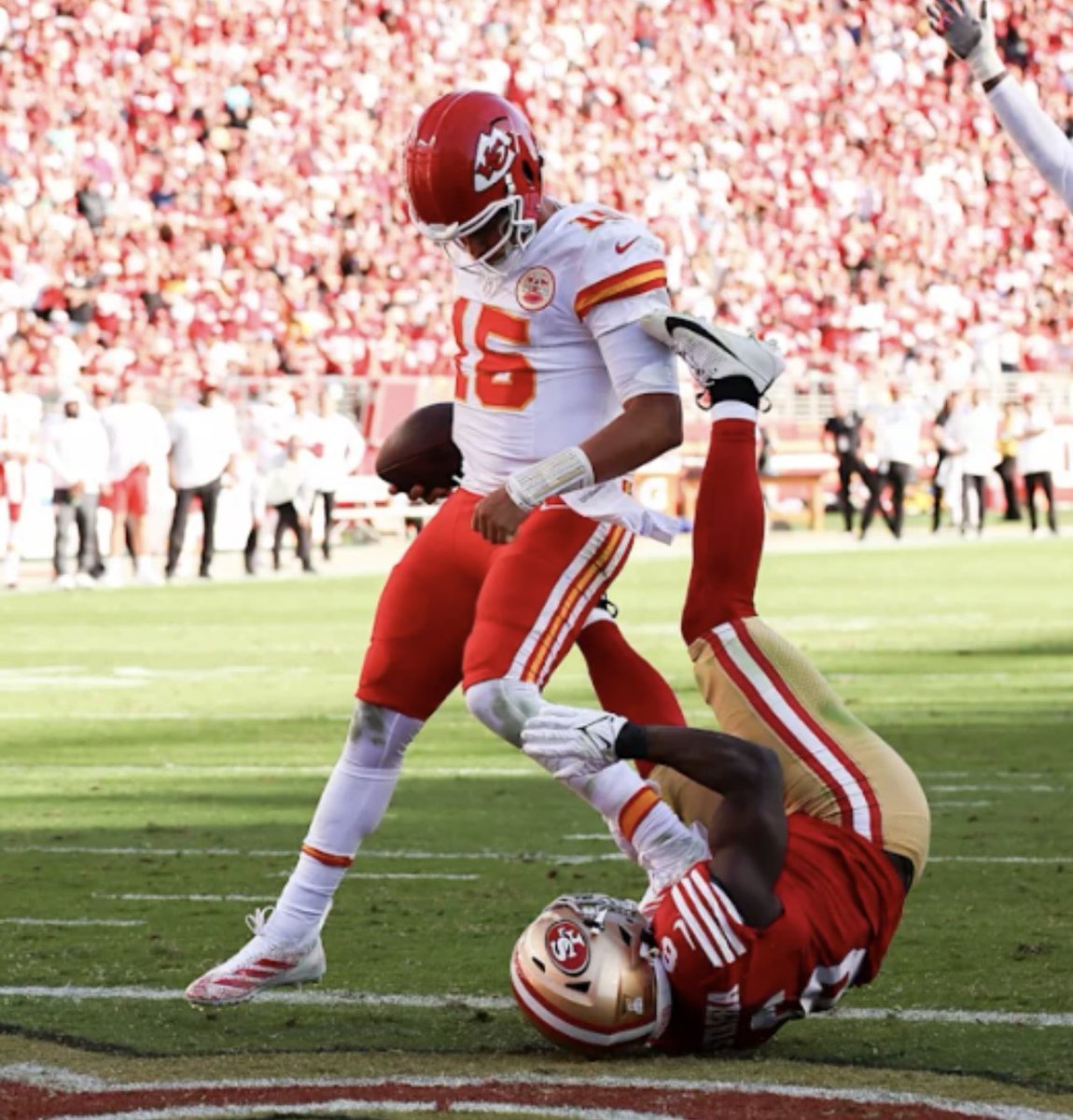 HotNikkels's tweet photo. @PatrickMahomes from dad duty on Friday to Kingdom duty on Sunday!  How bout them Chieeeeefs!!!! https://t.co/bvAy0VBdKp