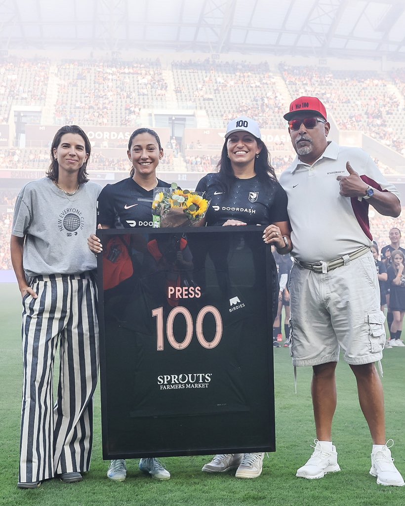 weareangelcity's tweet photo. Celebrating @ChristenPress's 100th NWSL appearance with all the ACFC fam 🖤 Drop a celebratory message in the comments! ⬇️ https://t.co/T3JwR92VrG
