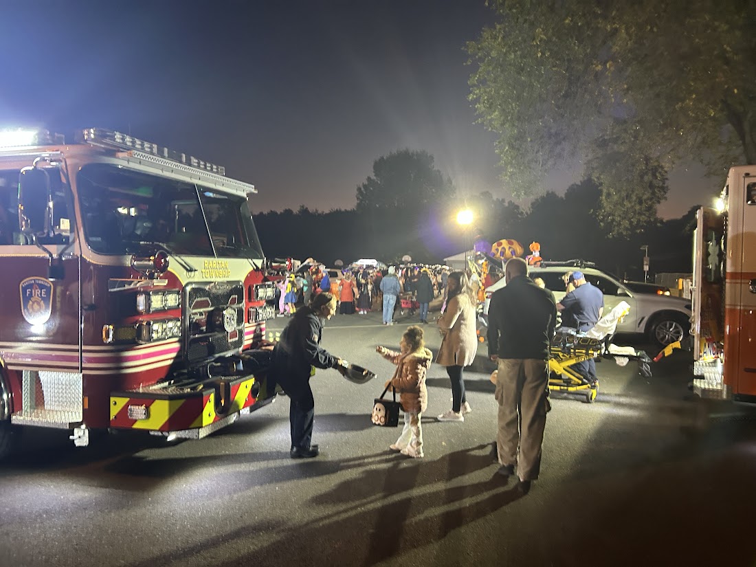 We had an AMAZING Trunk or Treat event at RH! Thank you to all of the staff, families, and community members who participated and to our PTO for organizing this fantastic community event! <a href="/RobertHunterES/">Robert Hunter</a> <a href="/FlemRarSchools/">FlemRarSchools</a>