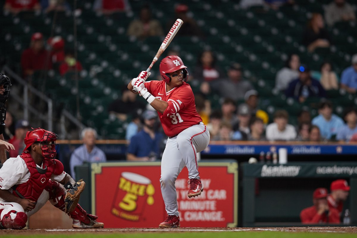 Kenneth Jimenez and Team Red go back in front! 

2-run double makes it 4-2 🔴