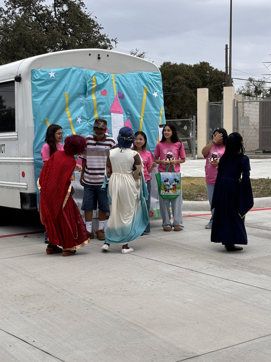 Maricella tweet media