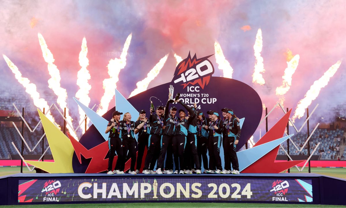 swathika301's tweet photo. New Zealand lift the Women's #T20WorldCup 🏆 for the very first time 🤩

#WhateverItTakes #SAvNZ https://t.co/Q5Bd45zfD9