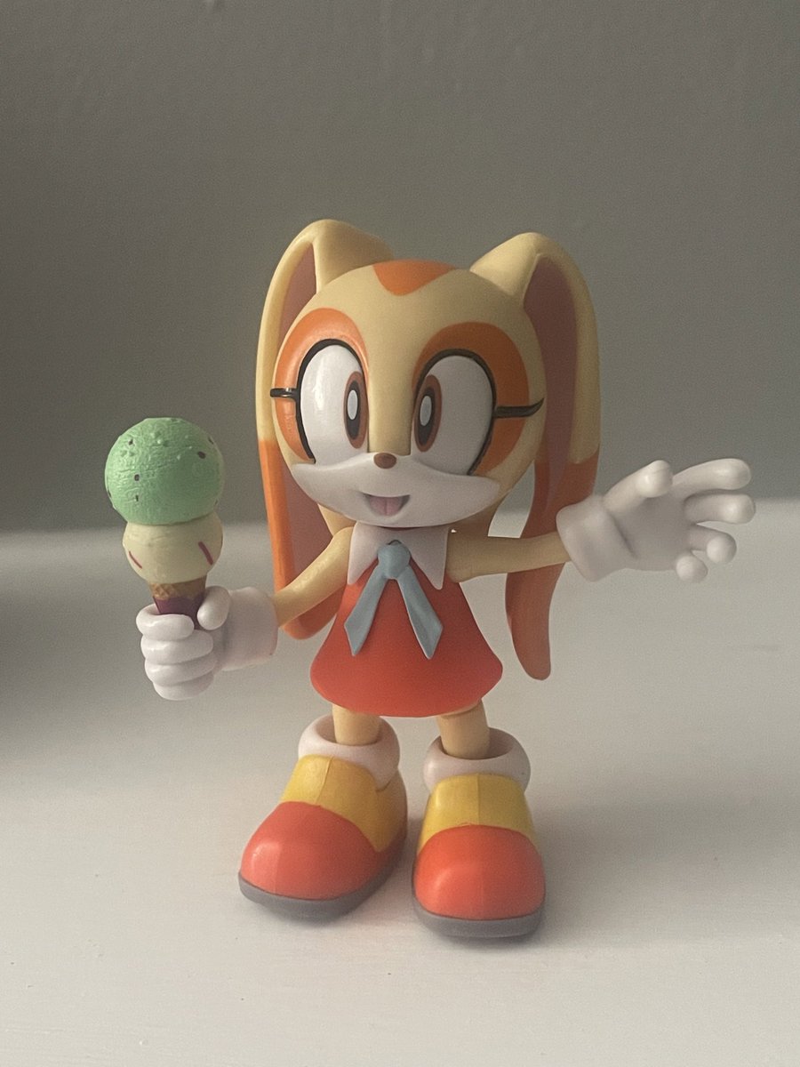 alt_dude4's tweet photo. Cream the Rabbit has some Ice Cream #SonicTheHedgehog https://t.co/O7QjopidWm