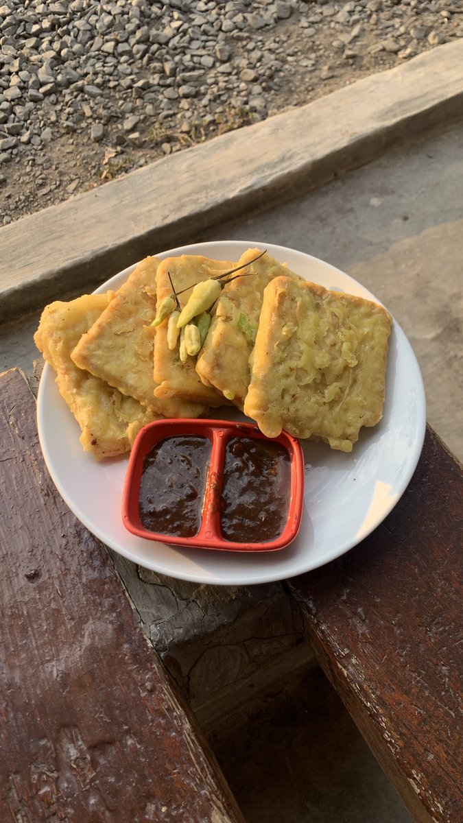 PalitaSulo's tweet photo. Tahu tempe is good
Tahu diri is better https://t.co/lssminCuVW