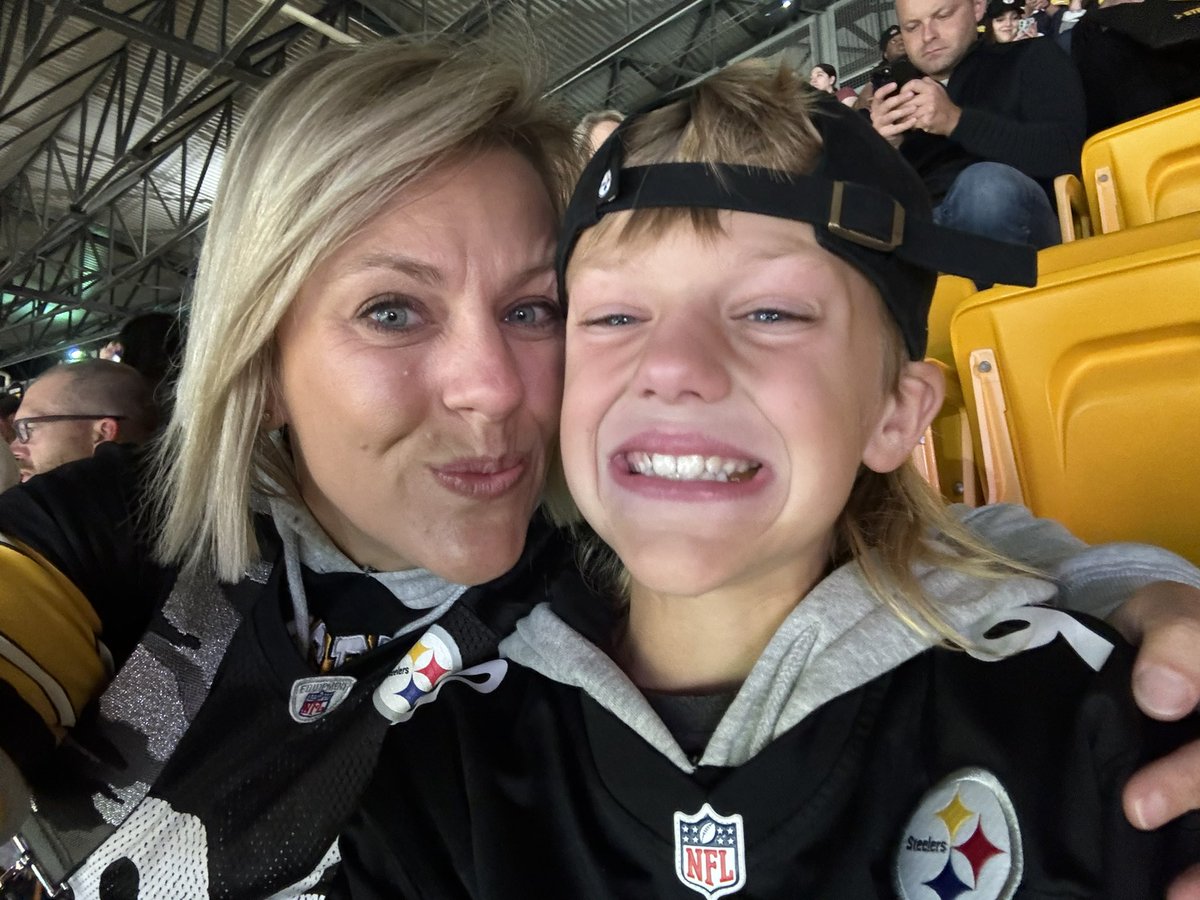 LMartin1083's tweet photo. #HereWeGo @steelers https://t.co/GnwSz6ZNhB