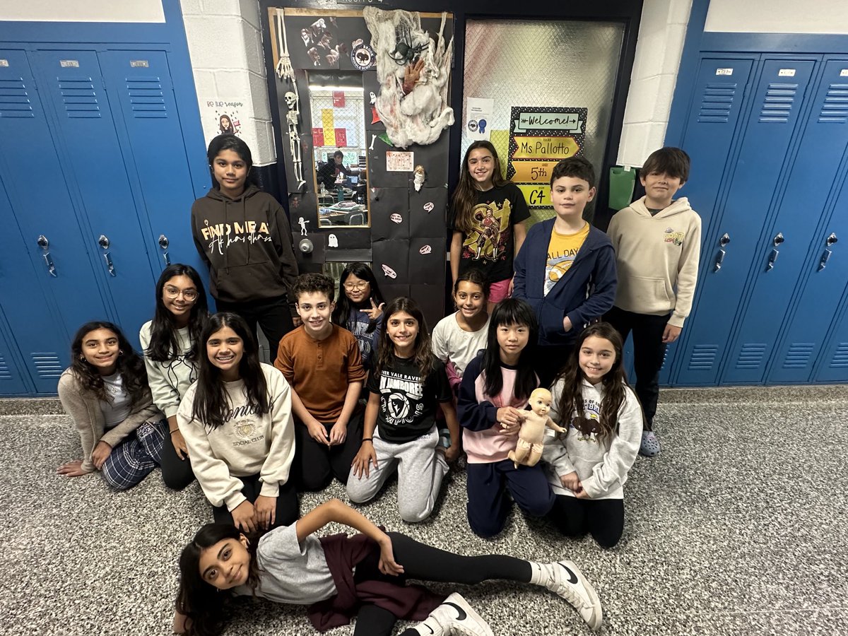 MsPallotto's tweet photo. Had a blast participating in the door decorating contest here at @eastbrookms !! Happy fall to all 🎃 https://t.co/QUmq2MXo3N