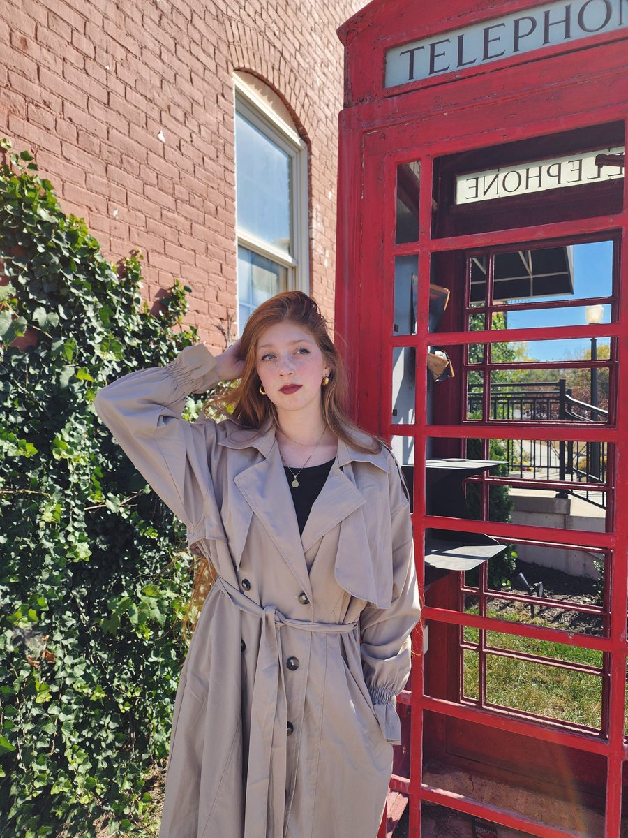 encapsulate5's tweet image. hanging on the telephone