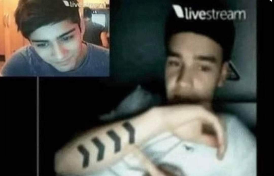 Syndrome_Harry's tweet image. "Zayn vuoi vedere il mio nuovo tatuaggio? Rappresenta ognuno di voi e tu sei il primo" 
Questa amicizia