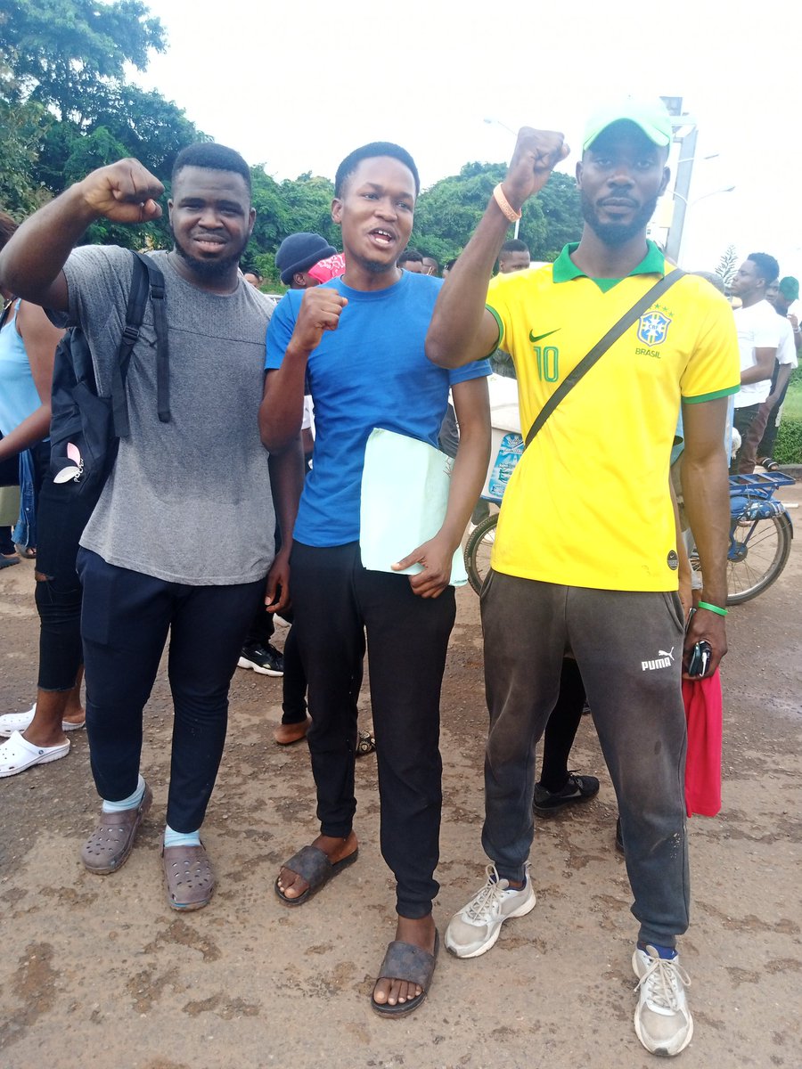 Tomide_Ak's tweet photo. 20/10/20 #EndSarsProtests @Mr_AlphaTee @honbabatee https://t.co/DGS3QXBwsT