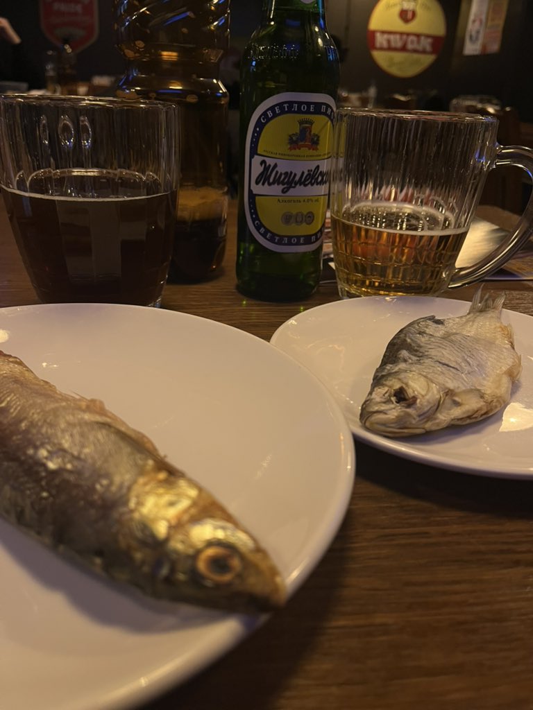 а это я сегодня кушала рыбку и пивком запивала