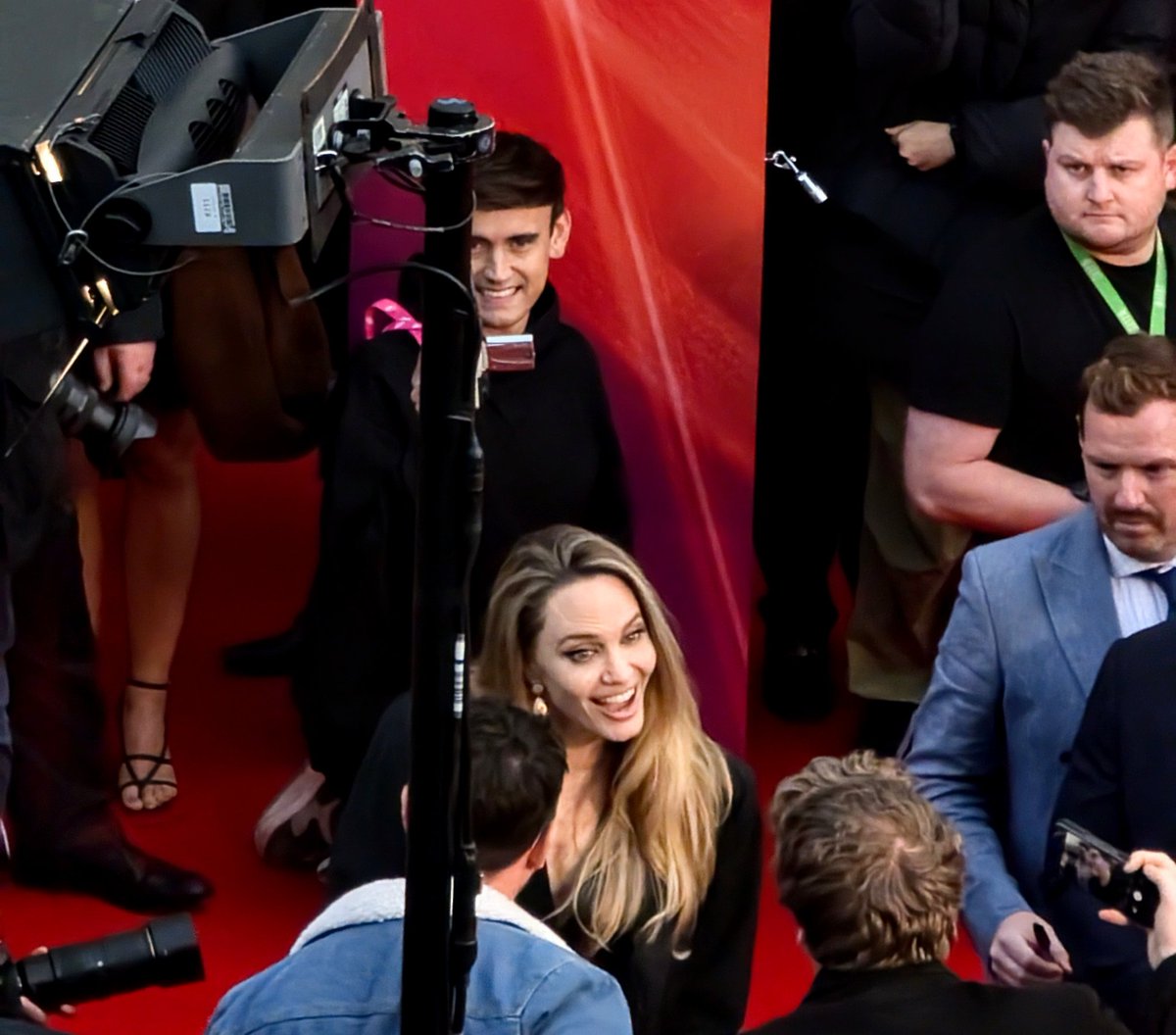 pjrn2014's tweet photo. Beautiful inside and out.
Angelina Jolie ❤️ 

Premiere Screening: Maria 🎬
@BFI London 2024

#London #BFI2024 #Hollywood
#ThemostBeautifulWomanintheworld
#Filmfestivallondon #soholondon #HappeningNow #movistar #movie https://t.co/zgUeQ79eDQ