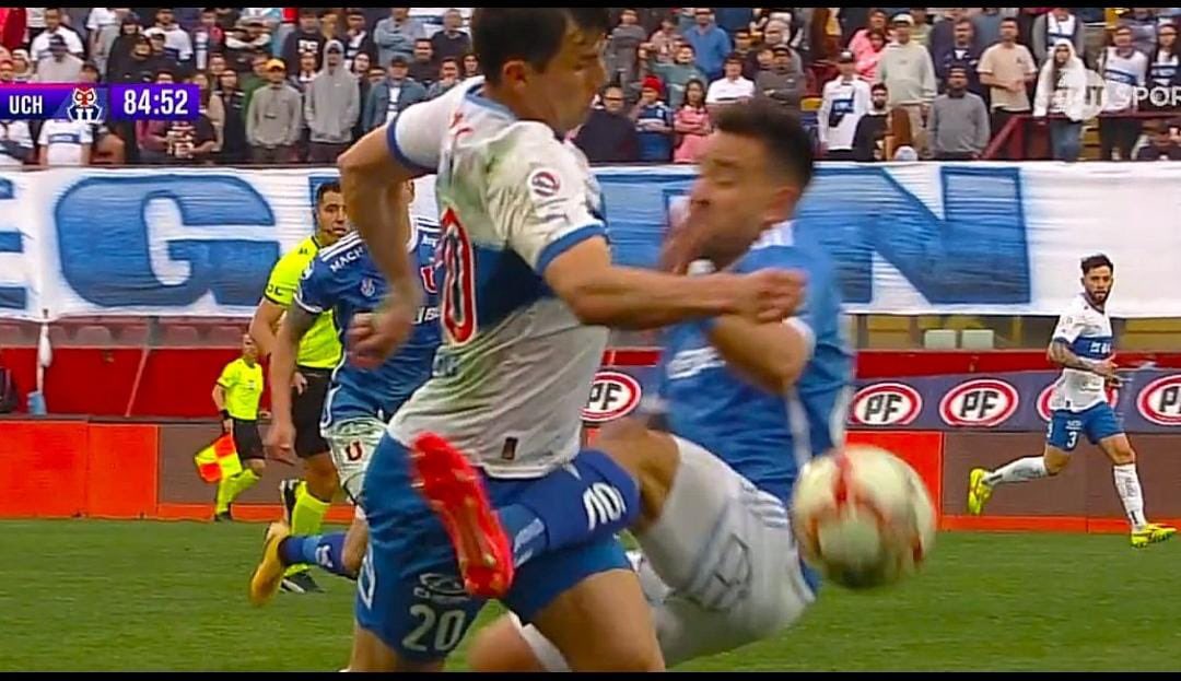 playaiqq2030's tweet photo. Esto es tarjeta Roja Sres 💥
No la jugada de #ErickWiemberg
#vamoscolocolo Contra Todos
@colocolo
#VamosColoColoCTM 🖤🤍🖤🇨🇱🏆 https://t.co/55QklbM6MQ