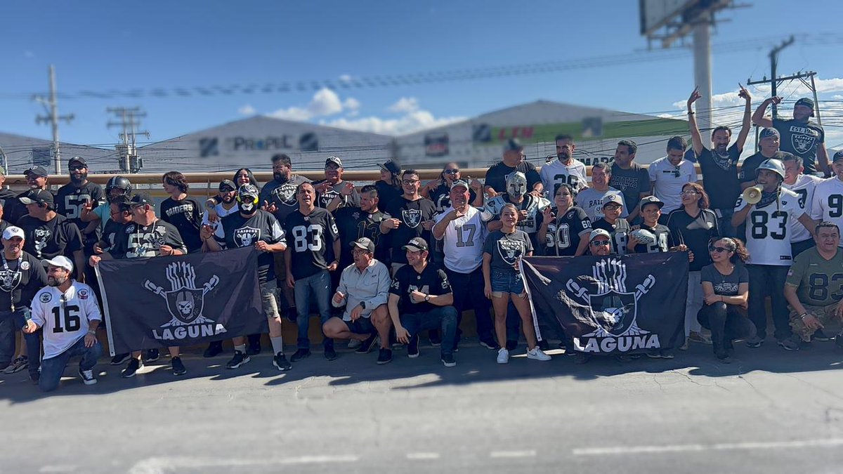 RoyRaiderFokker's tweet photo. Saludos Raiders Laguna  #NFLENTelevisa https://t.co/uNr4CYtxZP